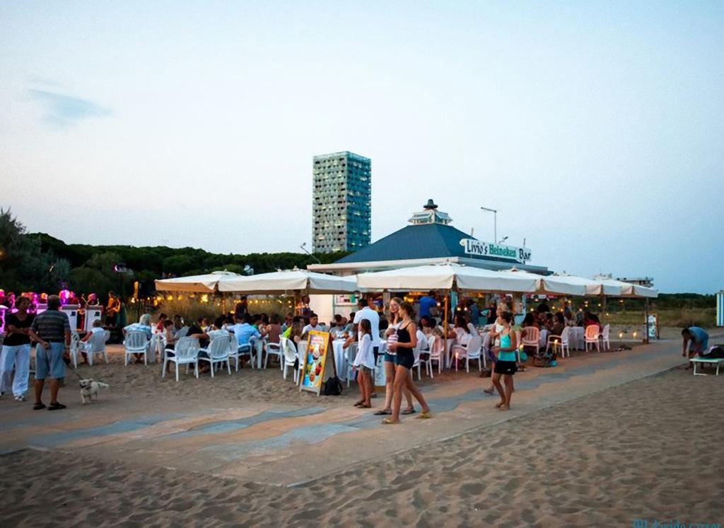 Villa Santin Carraro Immobiliare - Family Apartments Jesolo Extérieur photo