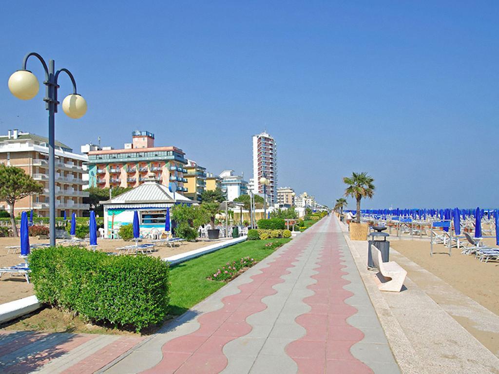 Villa Santin Carraro Immobiliare - Family Apartments Jesolo Extérieur photo